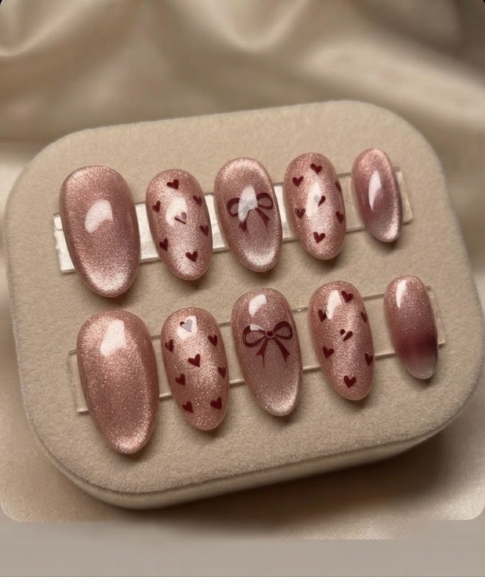 Coquette Cat Eye Nails