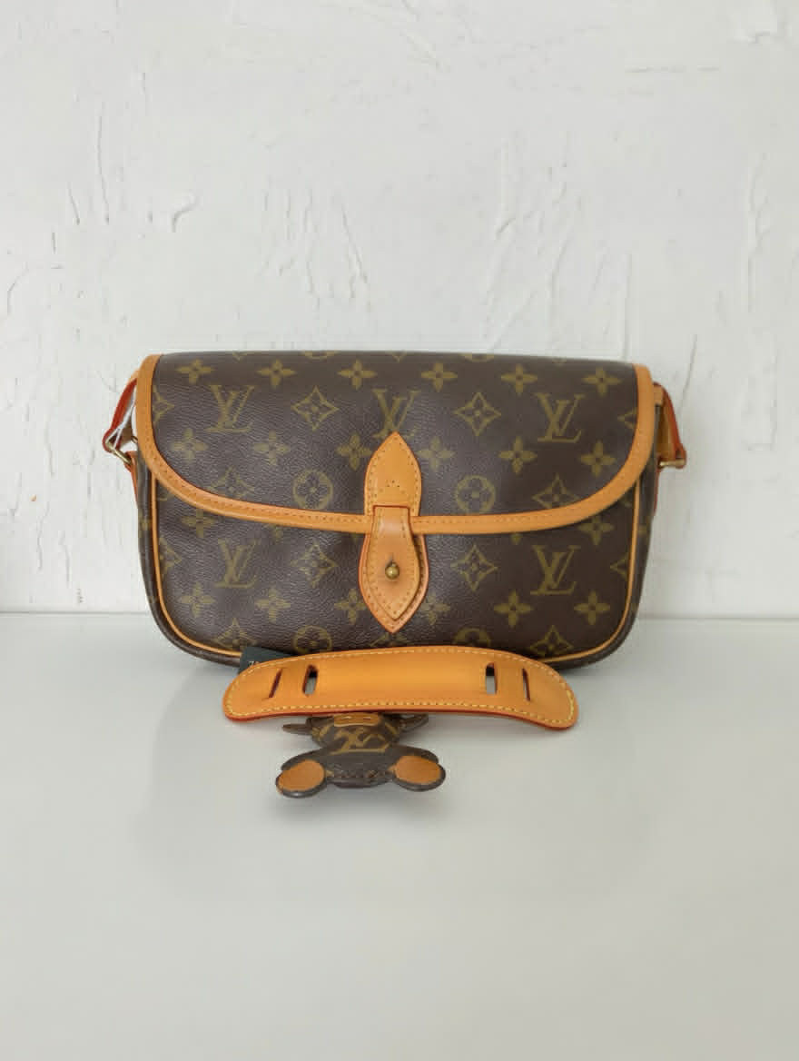 Louis Vuitton Viva Cité GM (Monogram)