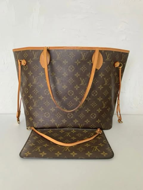 Louis Vuitton Neverfull MM Monogram Tote Bag